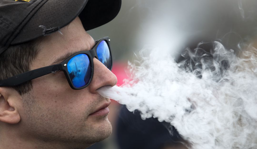 Regulación de los vapeadores en Colombia: MinSalud pide reglamentar urgente los cigarrillos electrónicos y vapeadores
