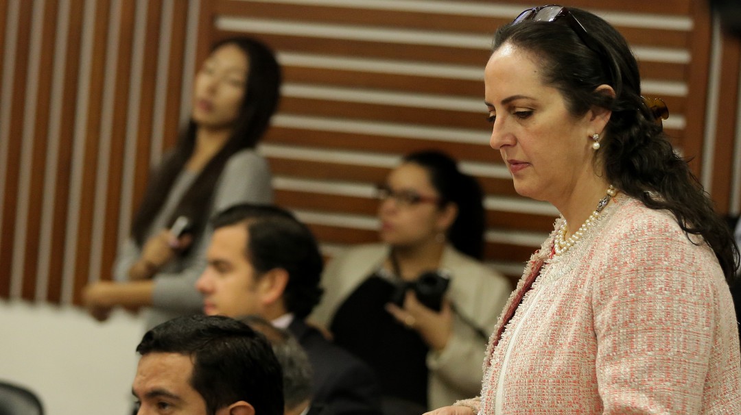 Cabal respondió ante acusaciones por creación de cuentas falsas