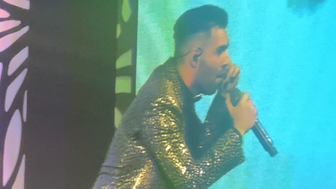Muchos no notaron este detalle en la presentación de Alkilados