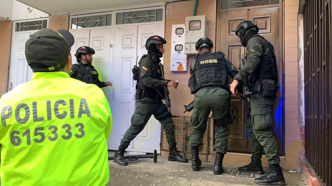 Policía busca traficantes de droga en La Cumbre