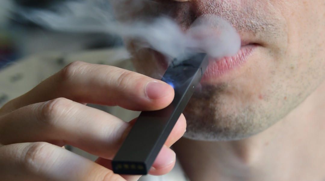 Así sería la regulación para uso de cigarrillos electrónicos y vapeadores