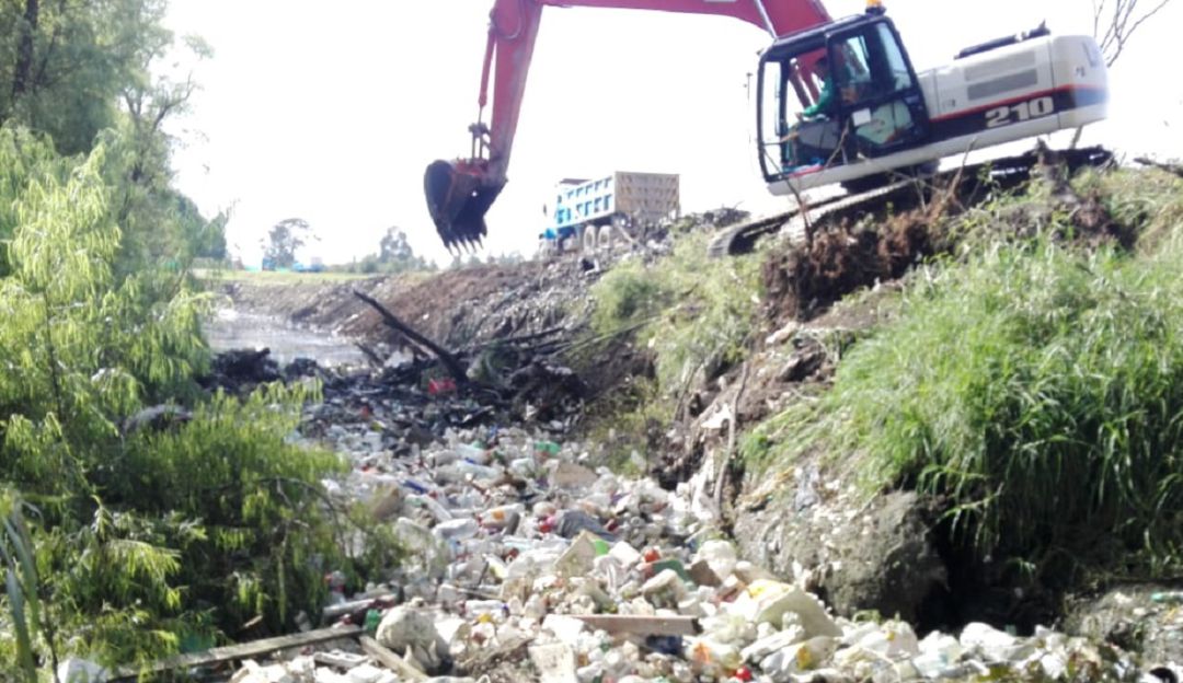Basura en tuberías de Bogotá: Basura sacada de alcantarillas de Bogotá llenaría 5 veces El Campín