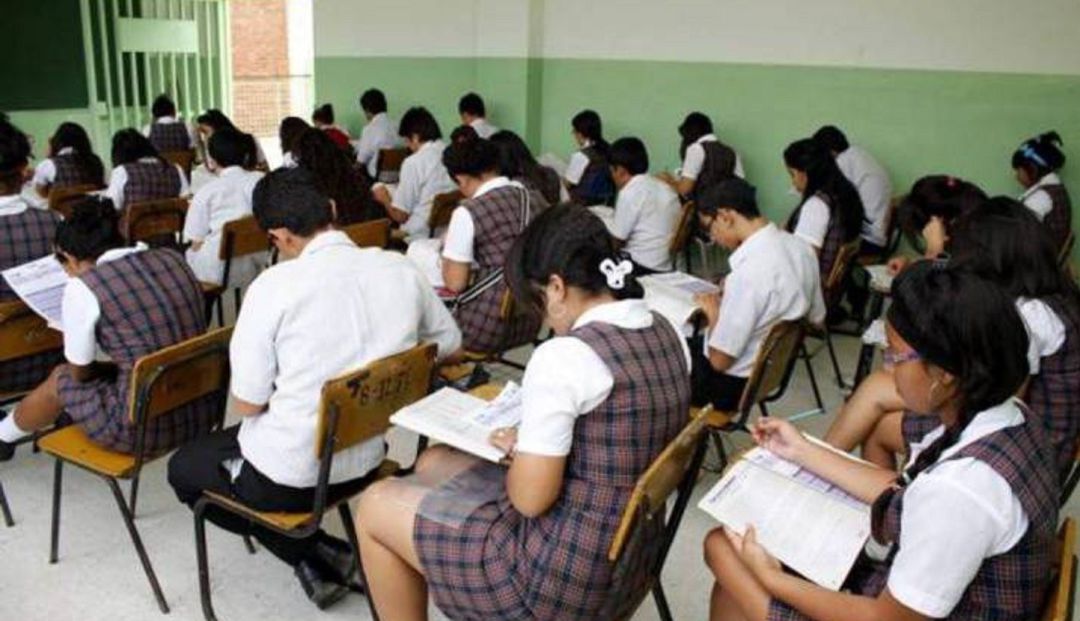Bucaramanga educación clases reinsertados: Desmovilizados ponen al día sus estudios