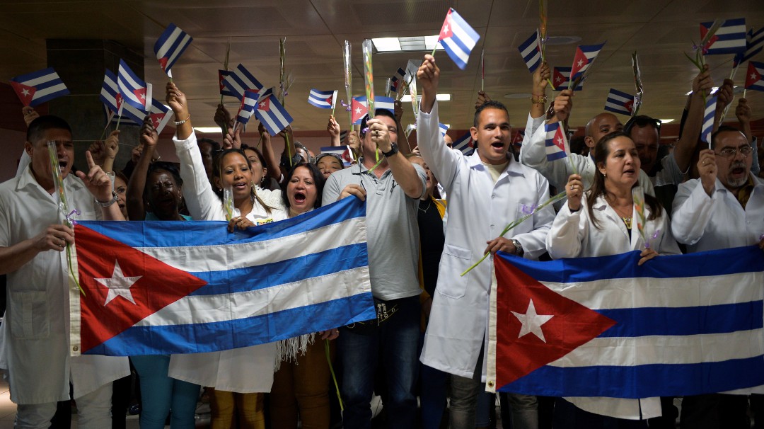 Liberados cuatro funcionarios cubanos detenidos en Bolivia