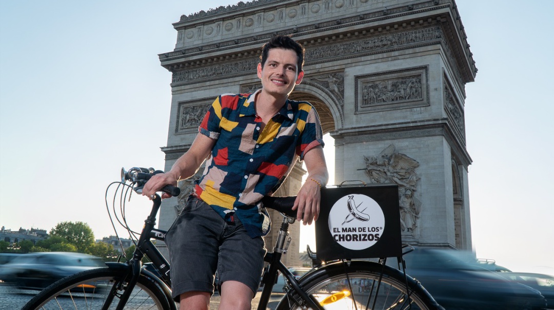 "Cambié mi profesión para ser el man de los chorizos en París"