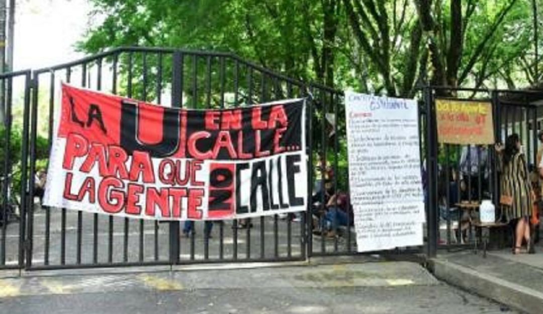 Universidad del Tolima cerrada por manifestación de estudiantes: Al filo de la navaja están en la Universidad del Tolima