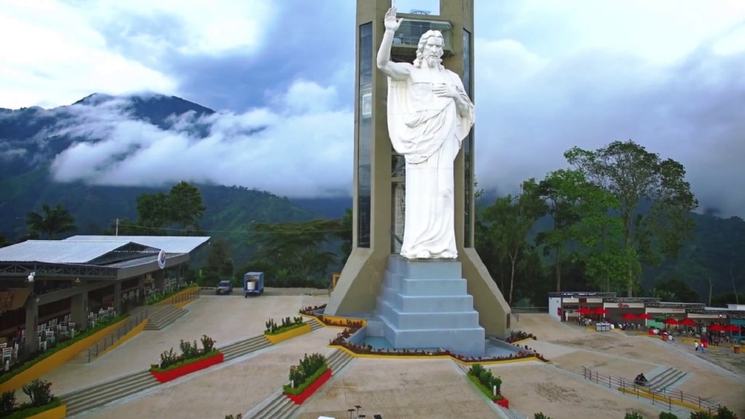 Disfrute atardeceres desde El Santísimo, el monumento más grande del país