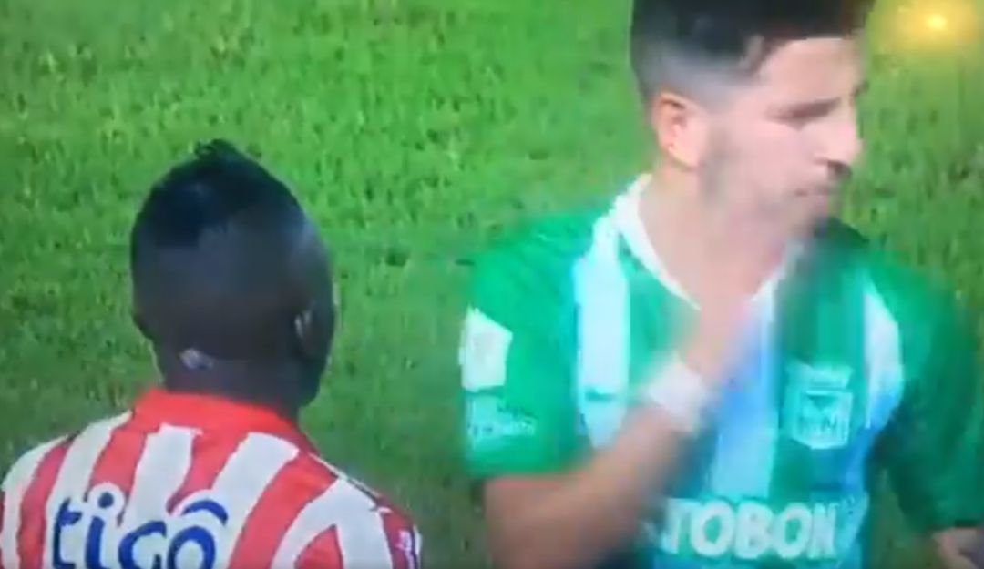 Liga Águila Junior 2-0 Atlético Nacional Cepellini feo gesto ante Cetré: Terrible gesto: Cepellini le faltó el respeto a Cetré durante el partido