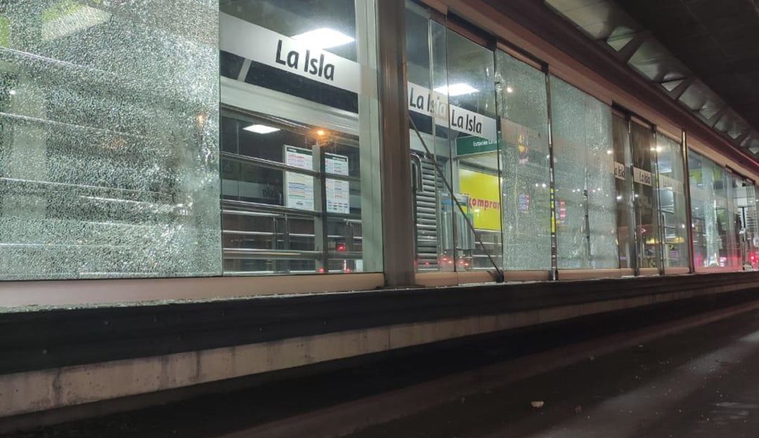 Paro nacional daños Metrolínea: Cuantiosos daños en estaciones de Metrolínea