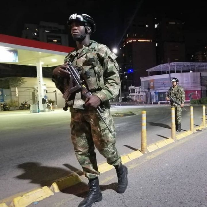 Cali amanece con militares en las calles y bajo toque de queda