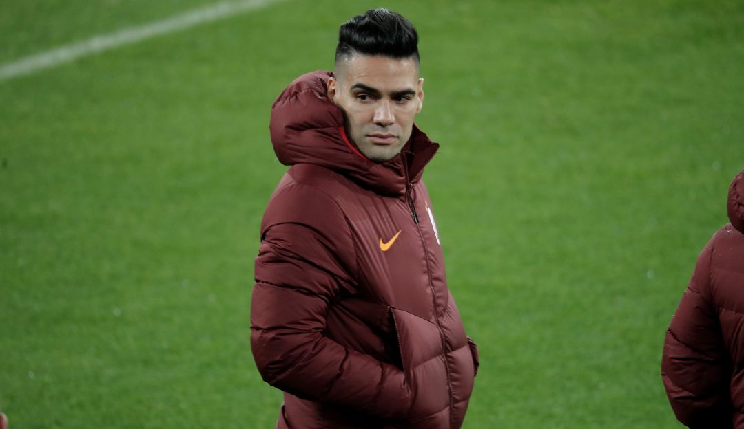 Radamel Falcao Galatasaray Mustafa Denizli Decepción: M. Denizli: "Las expectativas eran altas, es una decepción hasta ahora"