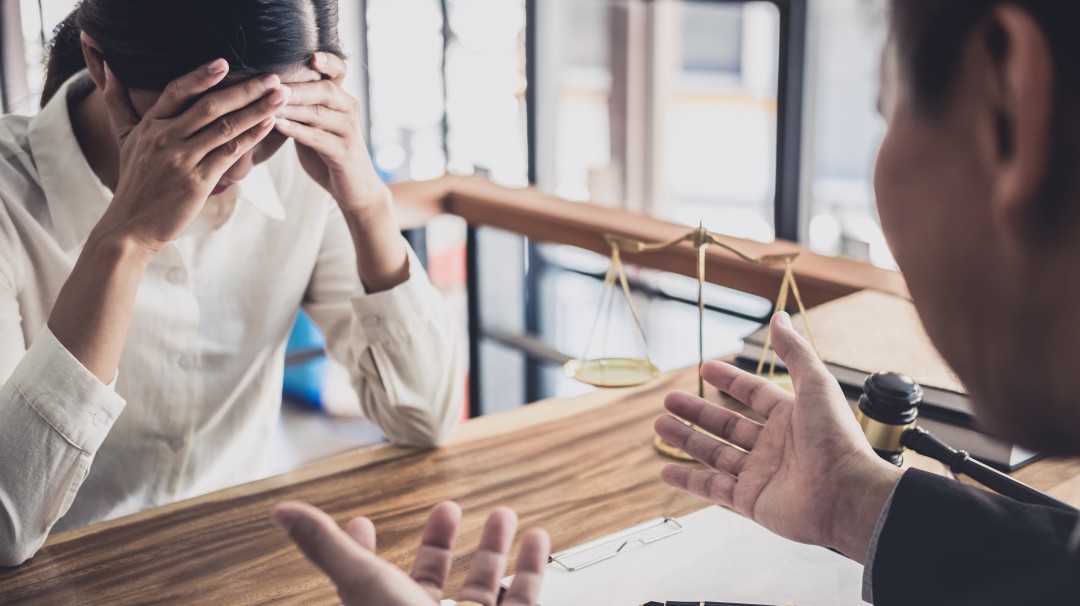 En Indonesia prohíben contratar mujeres embarazadas y homosexuales