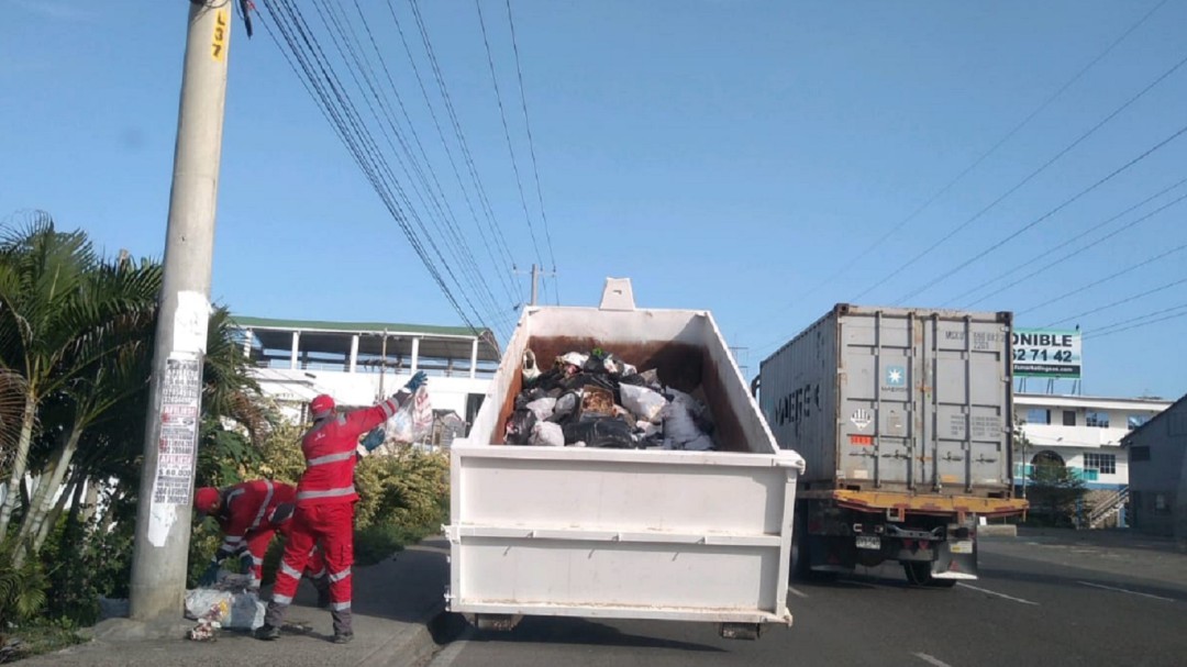 Veolia Cartagena realizó el cierre de 48 horas limpiando sin parar