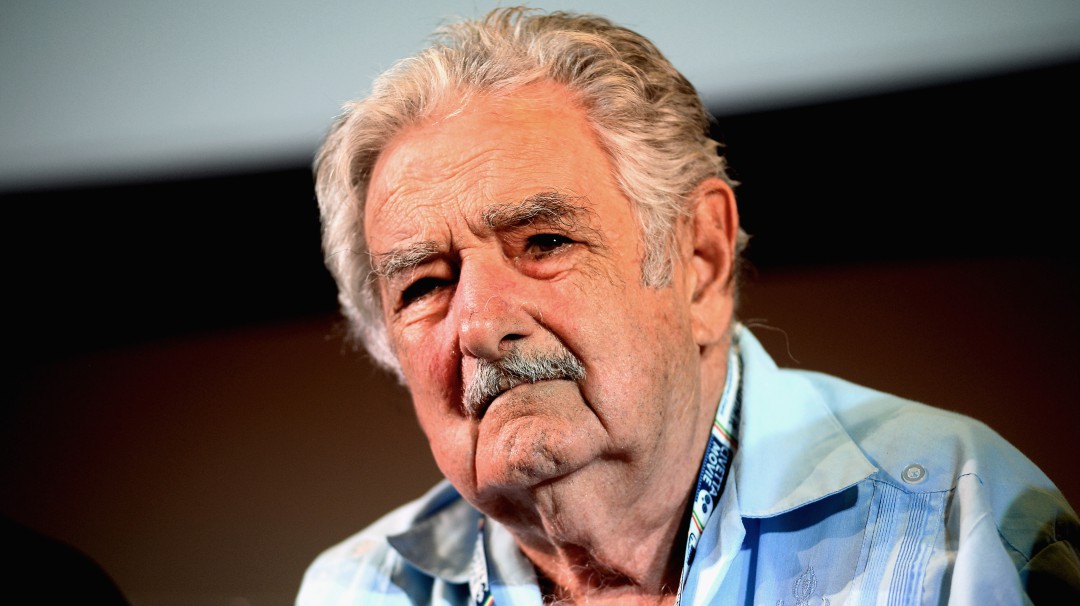 Mujica: "No es justificable pagar el precio de un costo tan largo de guerra"