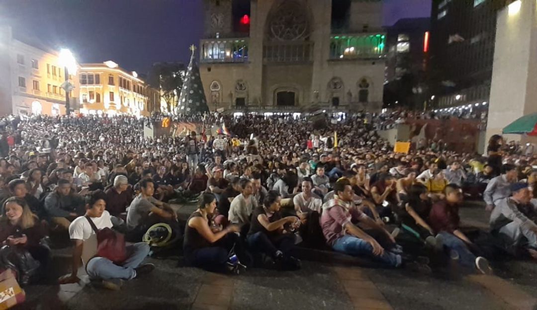 velaton protesta manizales universidad: Manizales se une a la velatón y cacerolazo por la muerte de Dilan Cruz