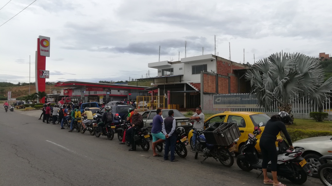 Cucuteños están comprando gasolina a precio nacional