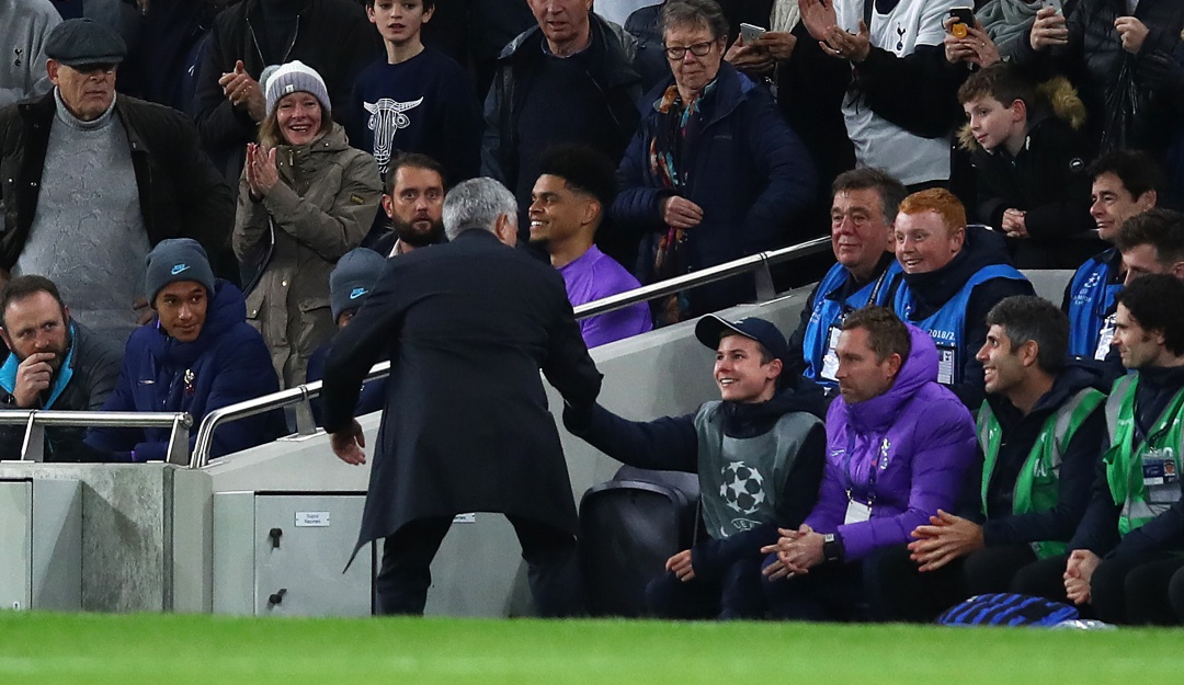 Champions League Mourinho Recogebolas: Mou al recogebolas: "Hoy estuvo brillante"