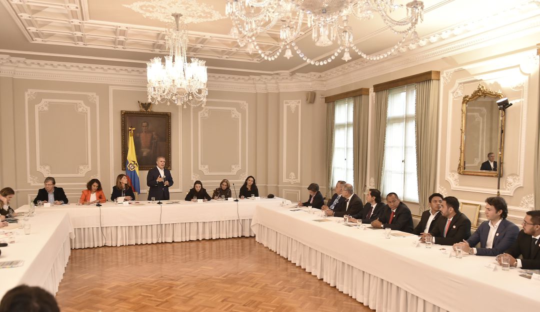 Paro nacional cacerolazo Iván Diuque: No van a pretender pirómanos ganar con violencia lo que no ganaron en urnas