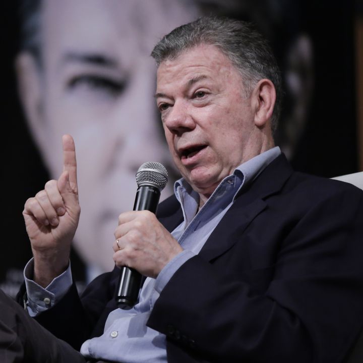 Fuerte crítica de Santos a Duque por palabras sobre Acuerdos de Paz