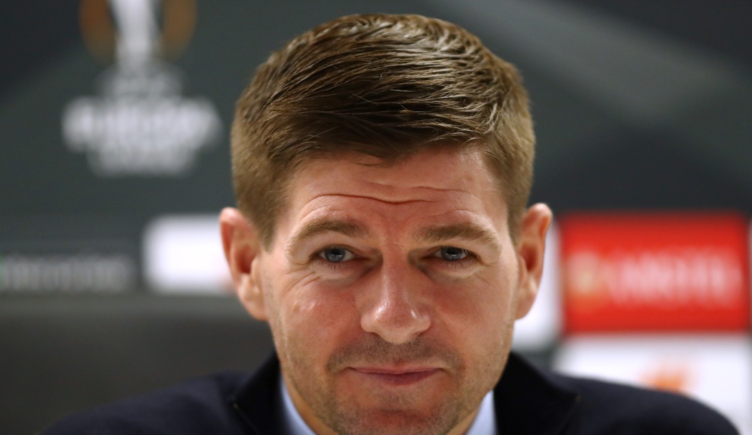 Morelos se afianza en Rangers y Steven Gerrard no piensa dejarlo ir