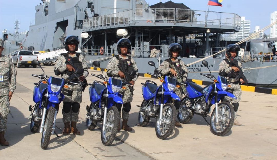 Gobierno en Cartagena: En Cartagena entregan dotación a Policía, Armada Nacional y Bomberos