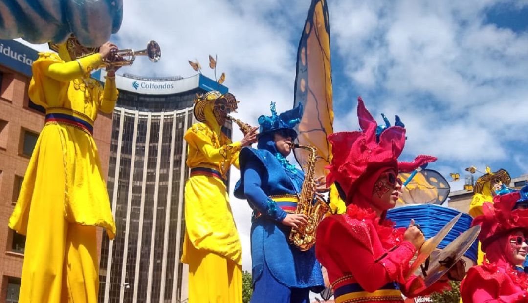 Festival “Ni con el pétalo de una rosa”: La ciclovía de Bogotá se suma a la lucha contra la violencia de las mujeres