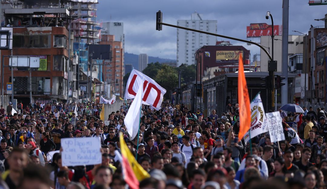 Paro y manifestaciones de noviembre y diciembre del 2019 en Colombia: El 60% de la población quiere que el paro cese
