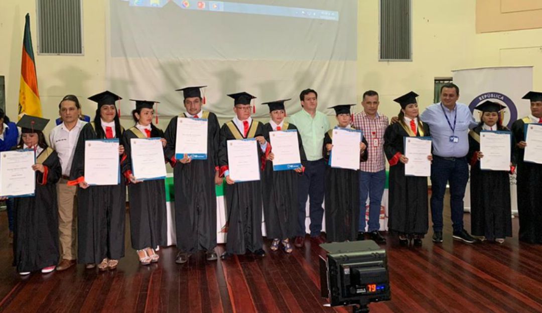 Excombatientes FARC Acuerdo de Paz: Ex combatientes de las Farc recibieron su título como Bachilleres