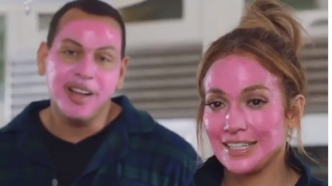 El gracioso video de Kim Kardashian y JLo con mascarilla en la cara