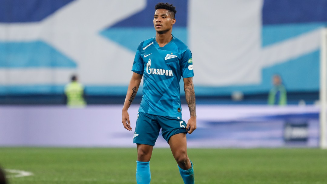 Tres camisetas y dos pares de guantes usa Wilmar Barrios en invierno ruso