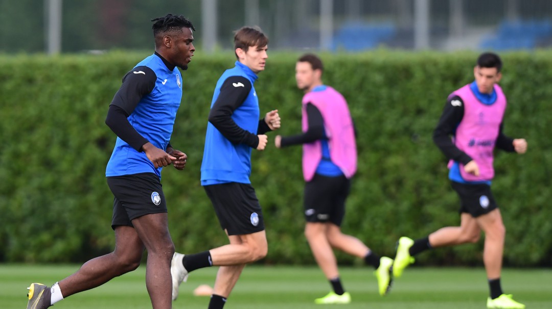 Duván Zapata se someterá de nuevo a tratamiento en España