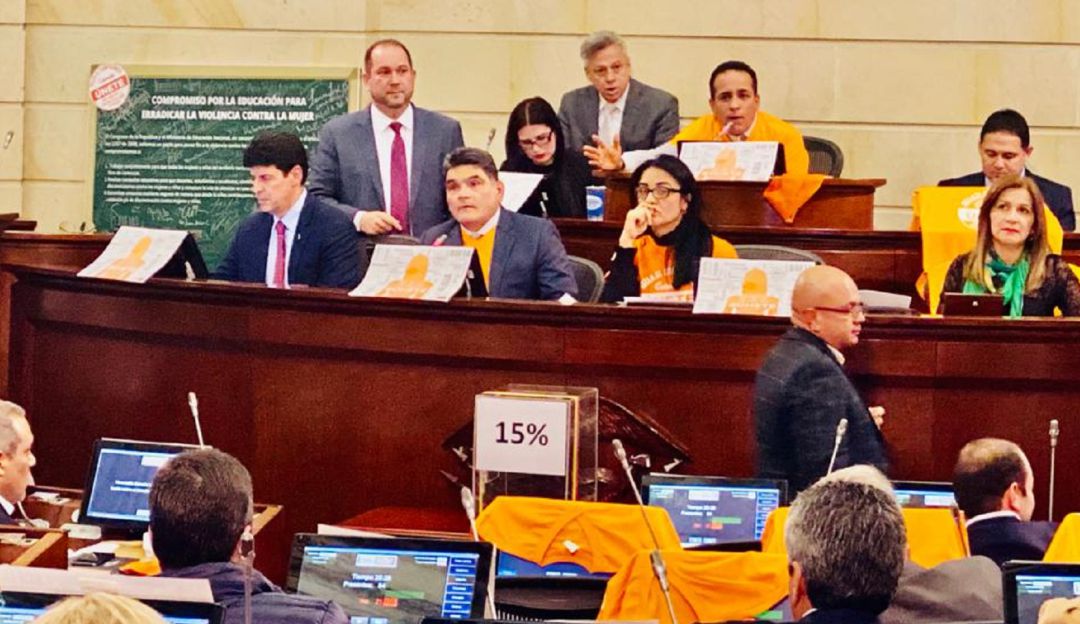Sueldo Congresistas Colombia: Congreso no quiere bajarse el sueldo e insisten en congelarlo en 15%