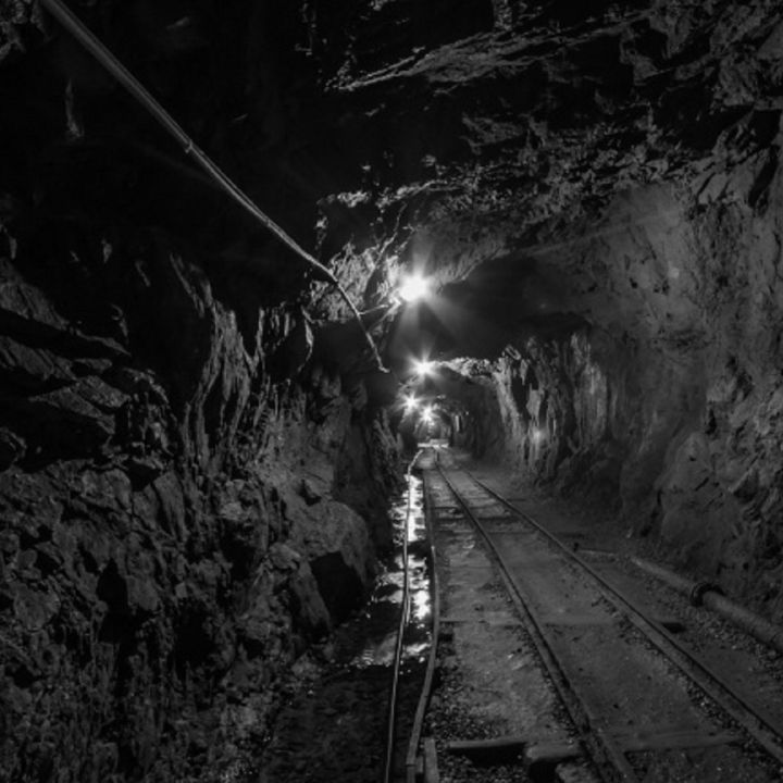 Explosión en mina deja dos heridos