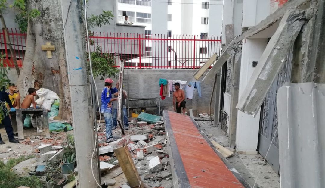 BUCARAMANGA PIEDECUESTA DESPLOME BALCÓN: Una mujer lesionada tras desplome de un balcón