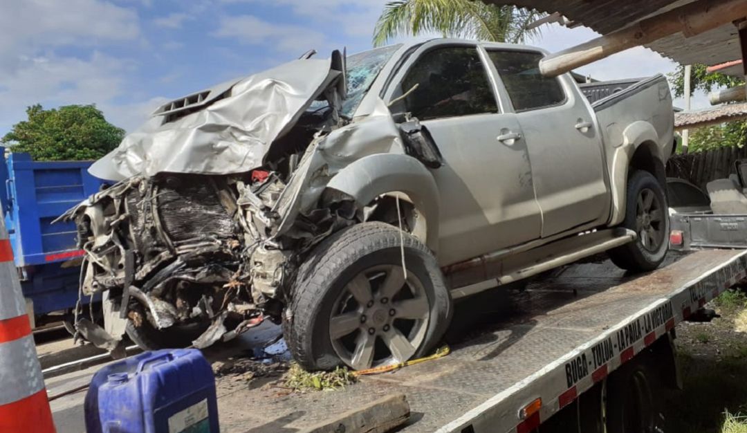 Accidente en vías del Valle: Tres muertos deja choque de camioneta y árbol al norte del Valle