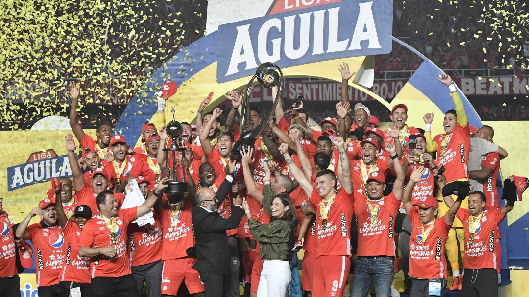 ¡El diablo salió del infierno! América conquistó su estrella 14