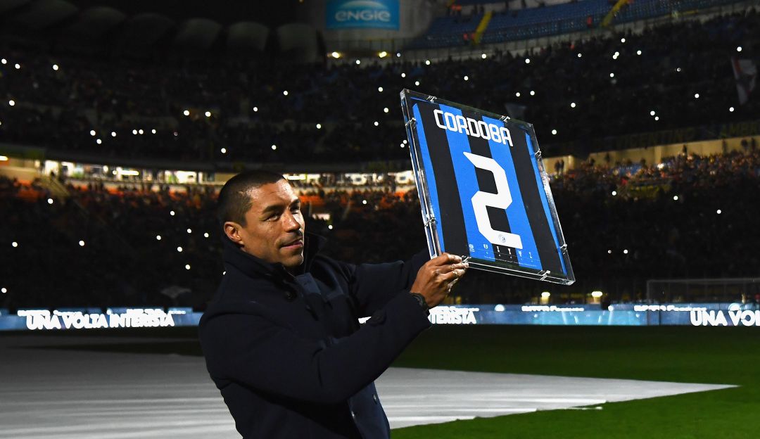 Ivan Ramiro Cordoba homenaje Inter de Milan Serie A: ¡Ídolo! Córdoba volvió a San Siro y fue homenajeado por el Inter de Milán
