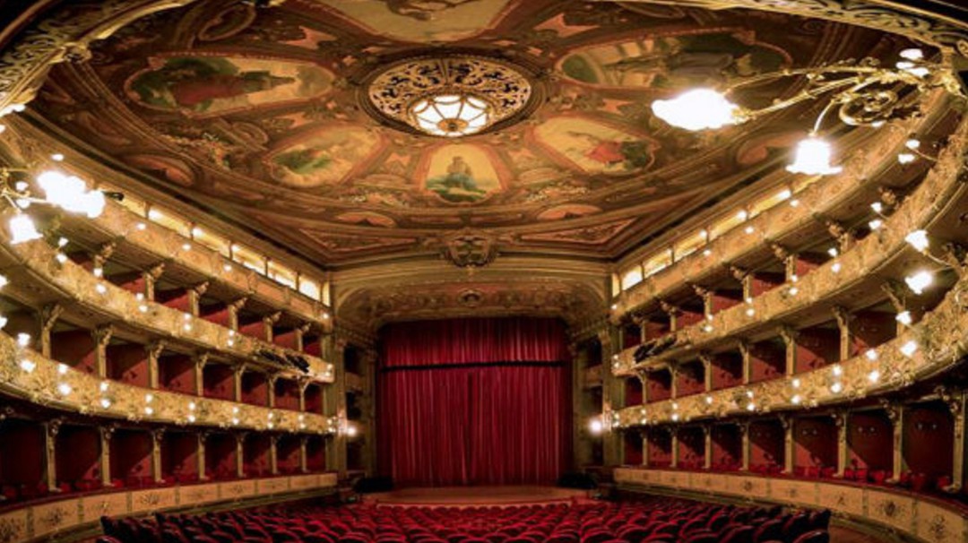Ahora se puede recorrer el Teatro Colón fuera de escena
