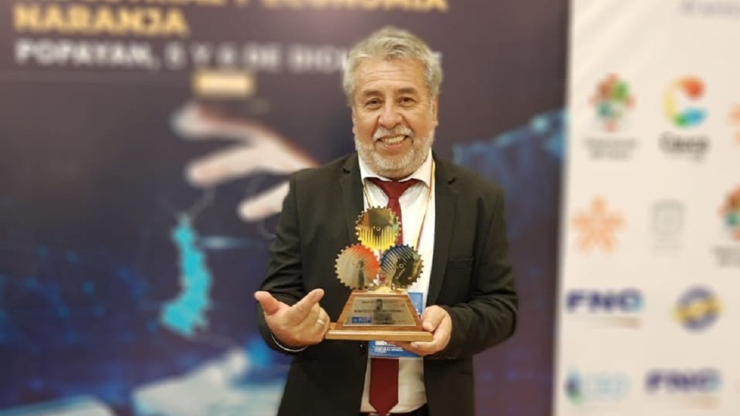 Alberto Ordóñez recibió el mérito periodístico Cauca