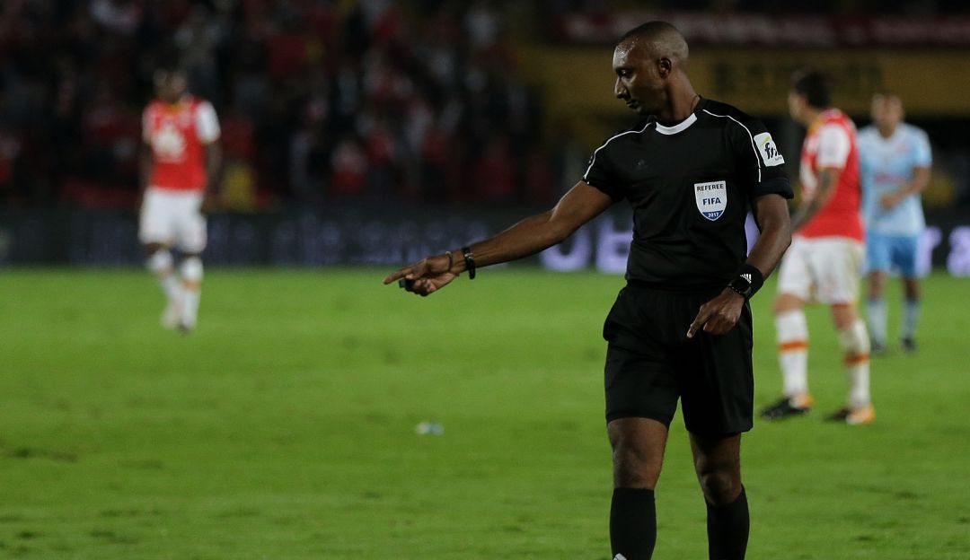 Arbitros FIFA Colombia fútbol: El bajo rendimiento le costó la escarapela FIFA a Gustavo Murillo