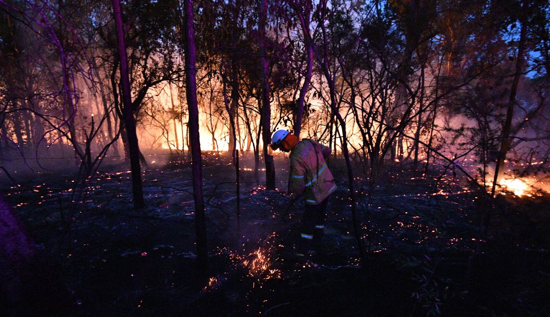 Incendios forestales Australia ola de calor: Australia lucha contra incendios y se prepara para nueva ola de calor