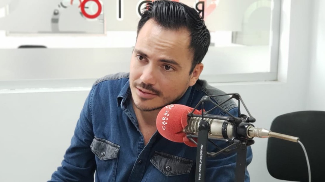 "Me sedujo el hilo de plata en noche de luna llena": Juan Diego Pinzón