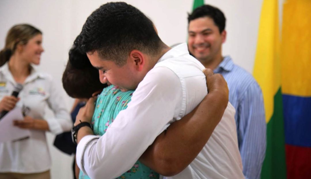 200 viviendas San Estanislao: Ministro Jonathan Malagón entregó 200 viviendas gratis en San Estanislao