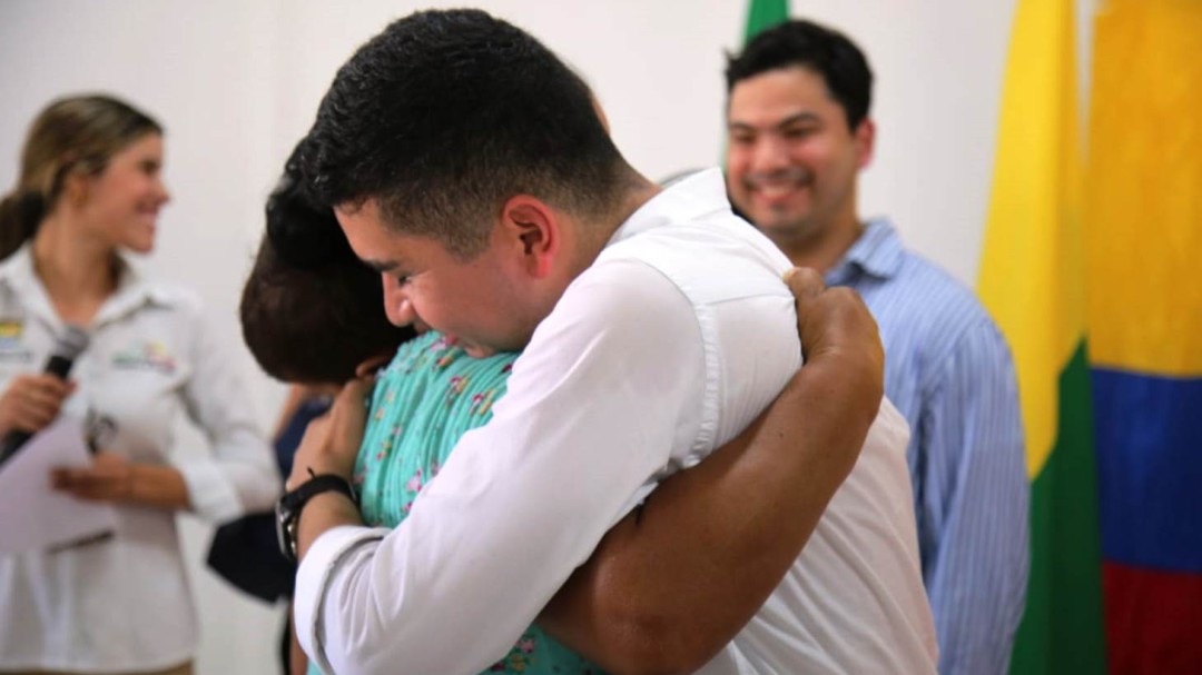Ministro Jonathan Malagón entregó 200 viviendas gratis en San Estanislao