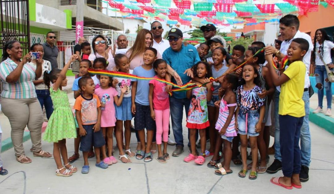 calle La Bendición: Navidad y Puerto de Pescadores celebra pavimentación de calle La Bendición