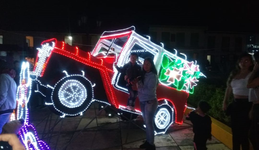 El tradicional Jeep Willys iluminado en navidad en #Salento #Quindío