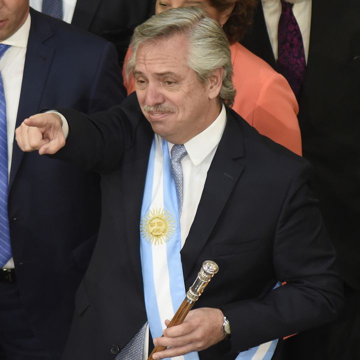La Argentina que recibe Alberto Fernández