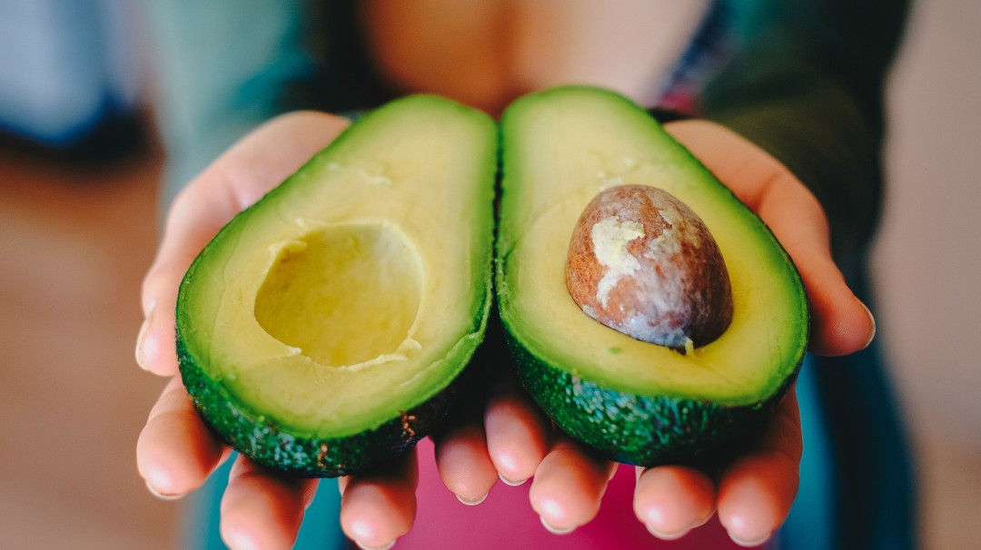 ¡Ojo! Comer aguacate podría ayudarle a reducir la depresión