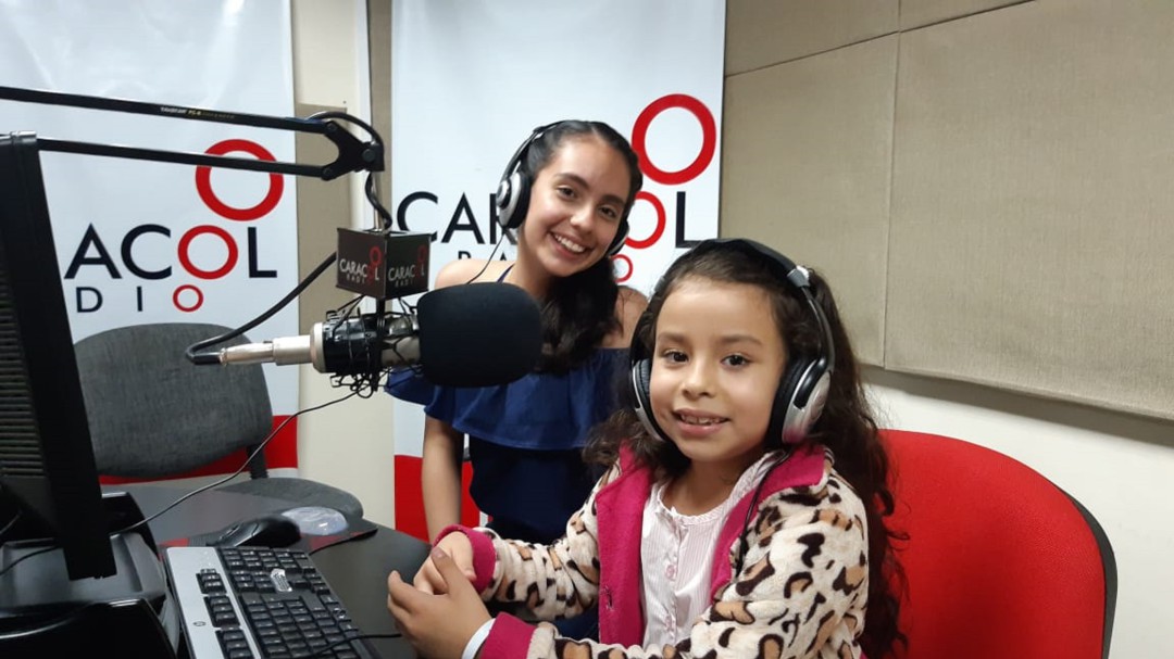 Hannah Holguín y Ana María Güiza, ganadoras concurso Minirománticos Bésame