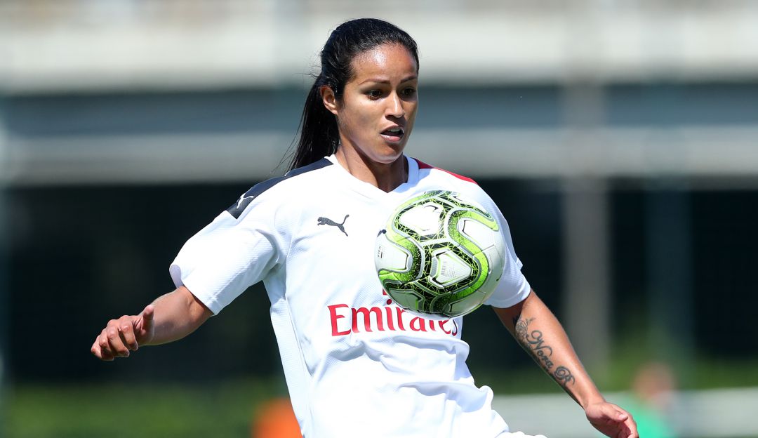 Futbol femenino clásico de Italia: Lady Andrade marcó su primer gol con el AC Milán frente al Inter